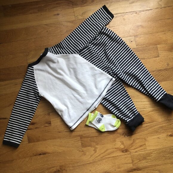 🆕 Absorba 18M Car Pant Outfit With Socks - Picture 6 of 7